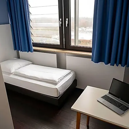 Apartmenthaus International מלון דירות 4*